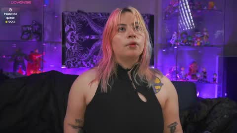 Snapshot of matti_sofia chatting on 04-18-26, 11:03 TATIANA AND ROUS online show from 04-18-26, 11:03