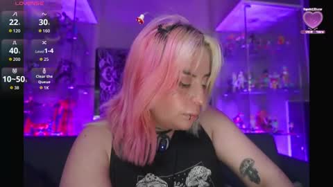 Snapshot of matti_sofia chatting on 06-22-26, 11:07 TATIANA AND ROUS online show from 06-22-26, 11:07