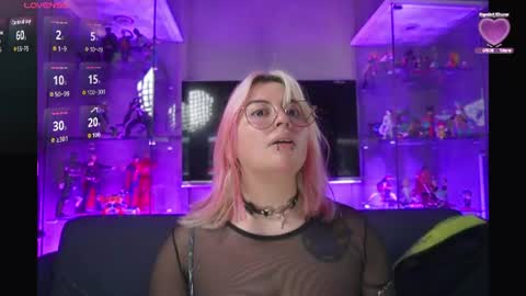 Snapshot of matti_sofia chatting on 06-25-26, 11:04 TATIANA AND ROUS online show from 06-25-26, 11:04