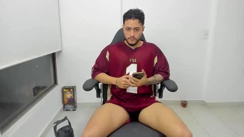 Snapshot of mattia_dupont chatting on 02-26-26, 01:26 Mattias online show from 02-26-26, 01:26