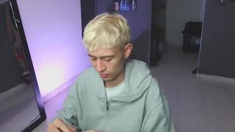 mattias     online show from 02-25-25, 04:03