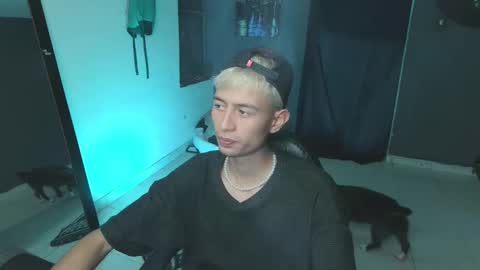 mattias     online show from 03-08-25, 02:34