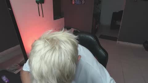 mattias     online show from 03-09-25, 03:01