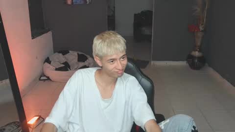 mattias     online show from 03-10-25, 11:16