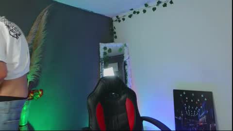 mattias     online show from 09-27-25, 03:17