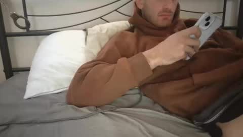 Snapshot of mattsroom123 chatting on 01-17-26, 07:39 mattsroom123 online show from 01-17-26, 07:39