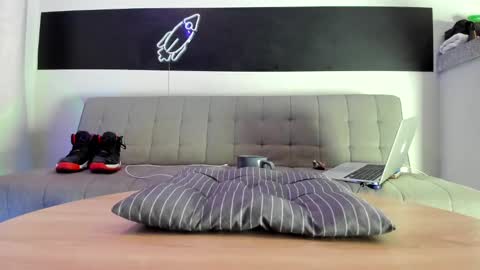 Snapshot of mattxfeet chatting on 01-19-25, 12:28 Matt online show from 01-19-25, 12:28