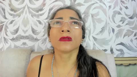 Snapshot of mature_bigass__ chatting on 12-11-24, 06:25 Maria online show from 12-11-24, 06:25