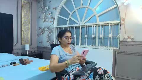 Snapshot of mature_bigass__ chatting on 01-15-26, 11:59 Maria online show from 01-15-26, 11:59