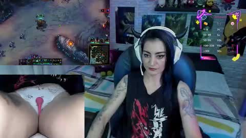 Snapshot of mature_gamer chatting on 12-18-25, 04:35 Nath online show from 12-18-25, 04:35