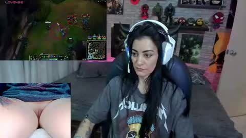 Snapshot of mature_gamer chatting on 06-17-26, 01:56 Nath online show from 06-17-26, 01:56