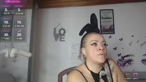 Snapshot of mature_liaa chatting on 02-21-25, 01:55 Mature liaa online show from 02-21-25, 01:55