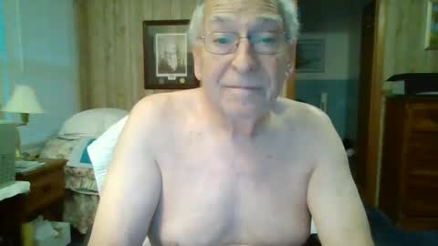 Snapshot of maturecouple1954 chatting on 12-20-25, 12:23 SXECPL55 at G mail Dot Com online show from 12-20-25, 12:23