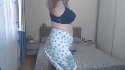 Snapshot of maturediana chatting on 07-18-26, 03:11 maturediana online show from 07-18-26, 03:11