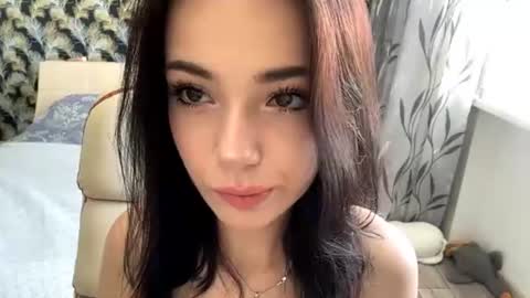 Snapshot of maudieyuan chatting on 06-14-26, 03:19 Lina online show from 06-14-26, 03:19