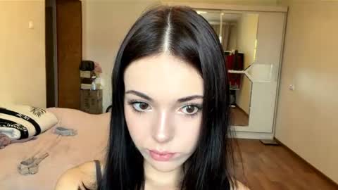 Snapshot of maudieyuan chatting on 07-12-26, 06:37 Lina online show from 07-12-26, 06:37
