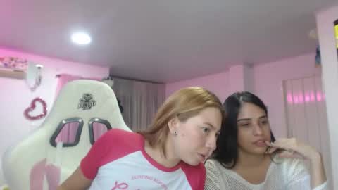 Snapshot of mauhype chatting on 02-12-26, 09:32 Mau and Lauren online show from 02-12-26, 09:32