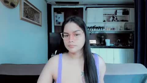 Snapshot of maui2612 chatting on 07-12-26, 10:45 Maui 18 online show from 07-12-26, 10:45