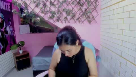 maurakloss303av online show from 12-21-25, 08:16