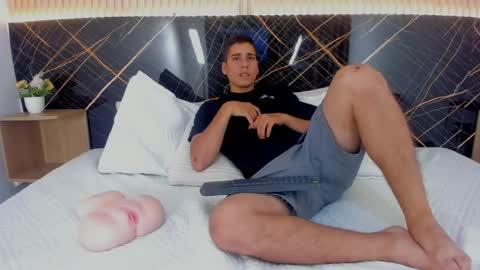 Snapshot of mauro_boy chatting on 06-01-26, 07:48 mauro_boy online show from 06-01-26, 07:48
