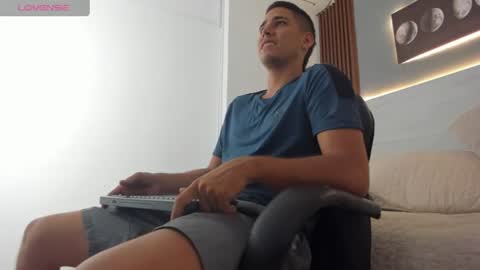 Snapshot of mauro_boy chatting on 06-11-26, 07:34 mauro_boy online show from 06-11-26, 07:34