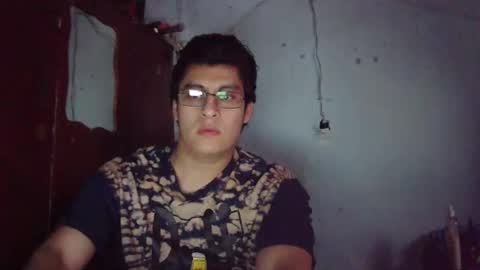 Snapshot of maurodirty chatting on 01-19-25, 11:53 Mauro online show from 01-19-25, 11:53