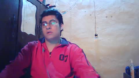 Snapshot of maurodirty chatting on 01-21-25, 05:27 Mauro online show from 01-21-25, 05:27