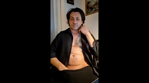 Snapshot of maury311278 chatting on 12-21-25, 09:22 Marcellobausola s k i -p e online show from 12-21-25, 09:22