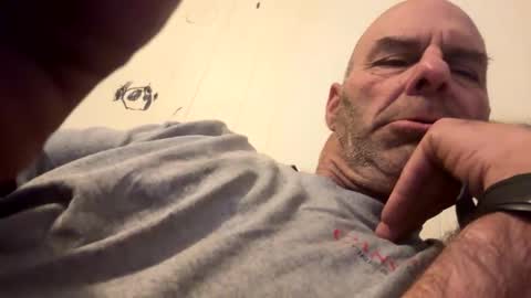 Snapshot of maverick7000 chatting on 12-21-24, 05:40 maverick7000 online show from 12-21-24, 05:40