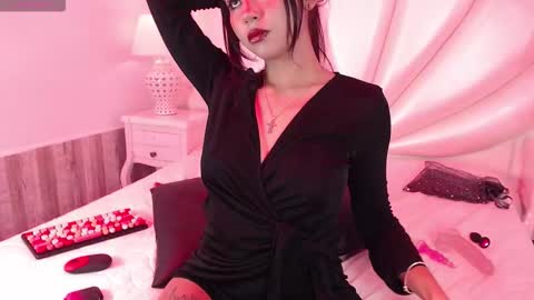 mavismanson  online show from 10-02-25, 09:11