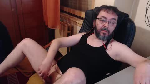 Snapshot of max818k chatting on 01-12-25, 04:18 Max online show from 01-12-25, 04:18