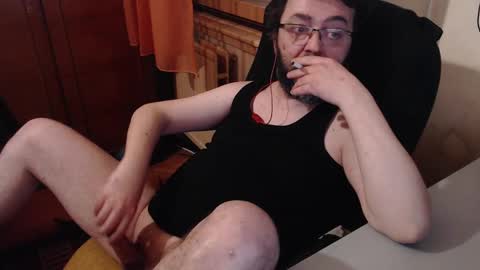 Snapshot of max818k chatting on 02-16-25, 11:27 Max online show from 02-16-25, 11:27