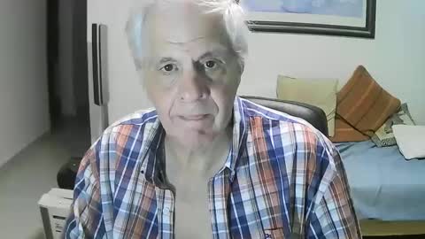 Snapshot of max_2017 chatting on 12-13-24, 12:31 max_2017 online show from 12-13-24, 12:31