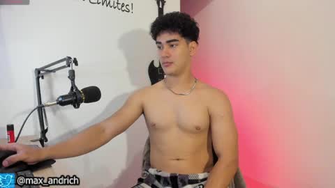 Snapshot of max__andrich chatting on 05-03-26, 01:55 Max... online show from 05-03-26, 01:55
