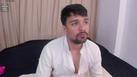 Snapshot of max_ed chatting on 06-08-26, 04:02 edward online show from 06-08-26, 04:02