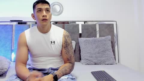 Snapshot of max_evanss_ chatting on 10-30-25, 11:22 Max online show from 10-30-25, 11:22