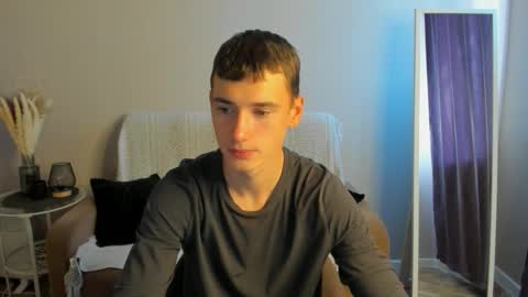 Snapshot of max_foks chatting on 09-18-25, 05:53 Max online show from 09-18-25, 05:53