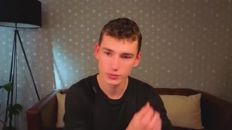 Snapshot of max_foks chatting on 09-30-25, 04:50 Max online show from 09-30-25, 04:50