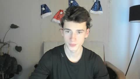 Snapshot of max_foks chatting on 01-06-26, 06:39 Max online show from 01-06-26, 06:39