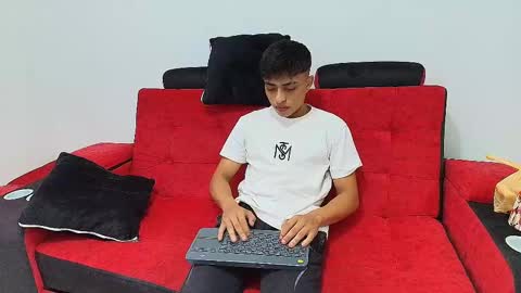 max_latin_ online show from 01-17-25, 11:17