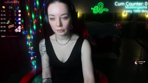 Snapshot of max_phoenix chatting on 03-08-25, 05:33 Max online show from 03-08-25, 05:33