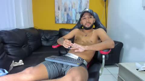 Snapshot of max_sexyhot26 chatting on 01-05-25, 06:02 max_sexyhot26 online show from 01-05-25, 06:02
