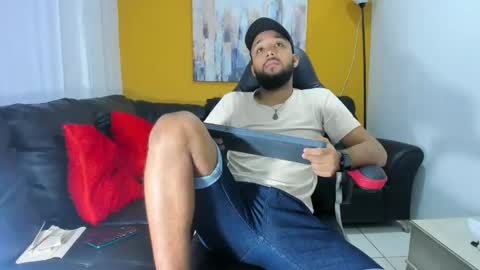 Snapshot of max_sexyhot26 chatting on 01-08-25, 03:08 max_sexyhot26 online show from 01-08-25, 03:08