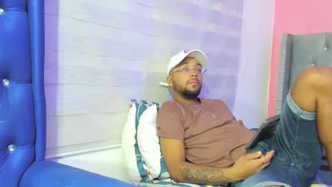 Snapshot of max_sexyhot26 chatting on 02-05-25, 02:29 max_sexyhot26 online show from 02-05-25, 02:29