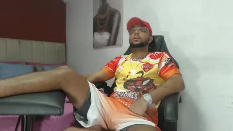 Snapshot of max_sexyhot26 chatting on 02-20-25, 05:44 max_sexyhot26 online show from 02-20-25, 05:44