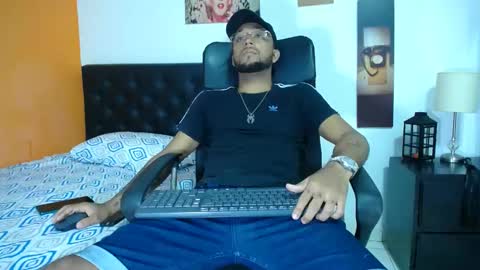Snapshot of max_sexyhot26 chatting on 02-21-25, 03:01 max_sexyhot26 online show from 02-21-25, 03:01