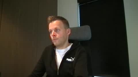 Max take off clothes online show from 02-04-25, 08:13