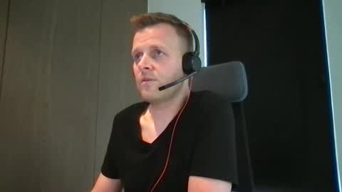 Max take off clothes online show from 02-27-25, 01:28