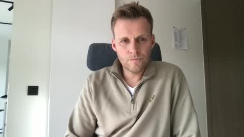 Max take off clothes online show from 11-15-25, 12:02