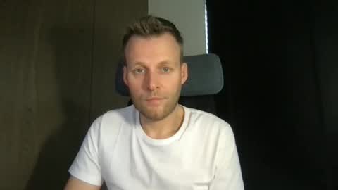 Max take off clothes online show from 02-17-26, 08:22